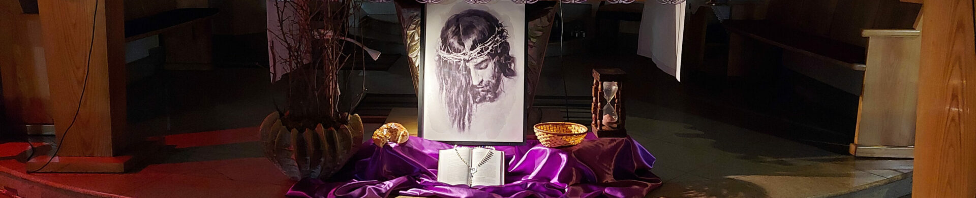 Poświęcenie nowego ornatu z wizerunkiem św. O. Pio